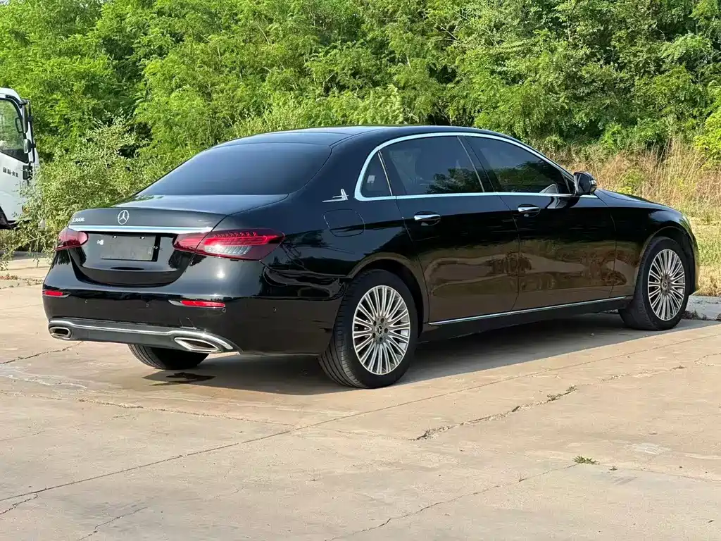 Mercedes-Benz E-Class 2023