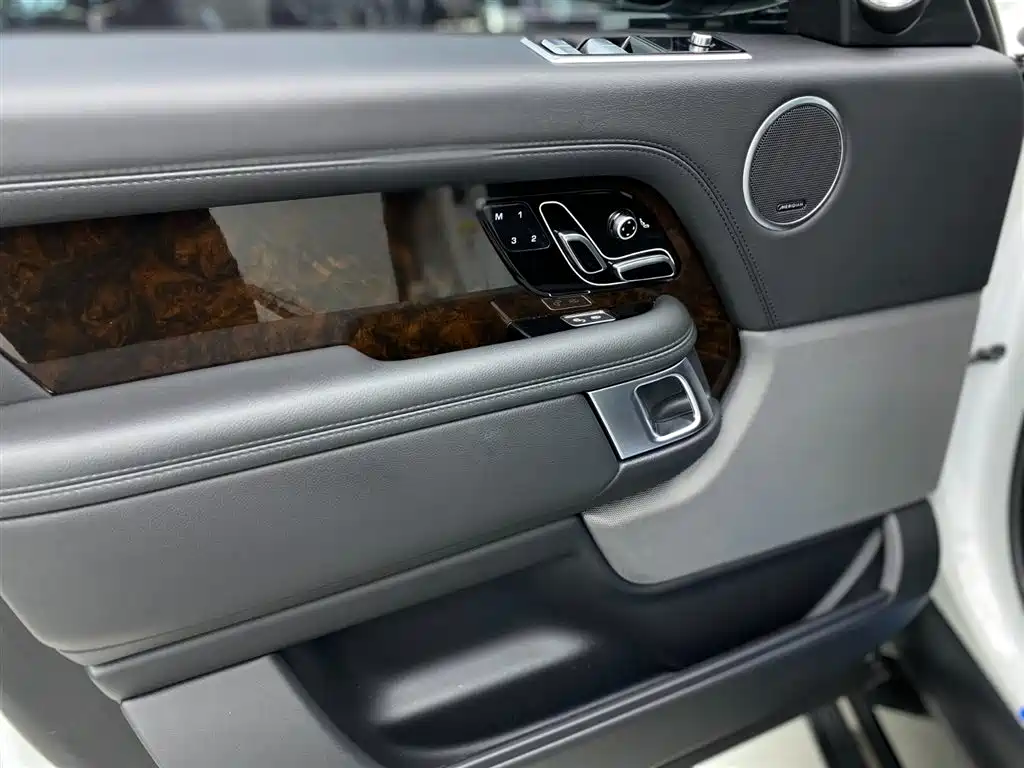 Land Rover Range Rover 2020 — фото 21