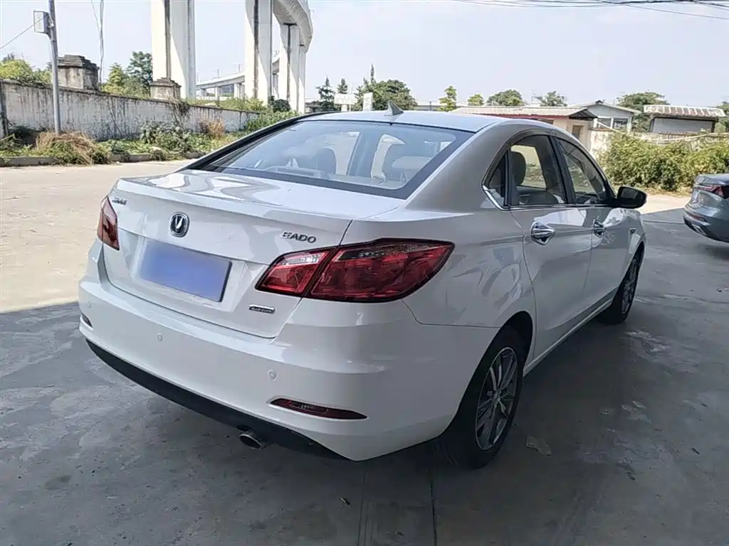 Changan Eado 2017 — фото 7