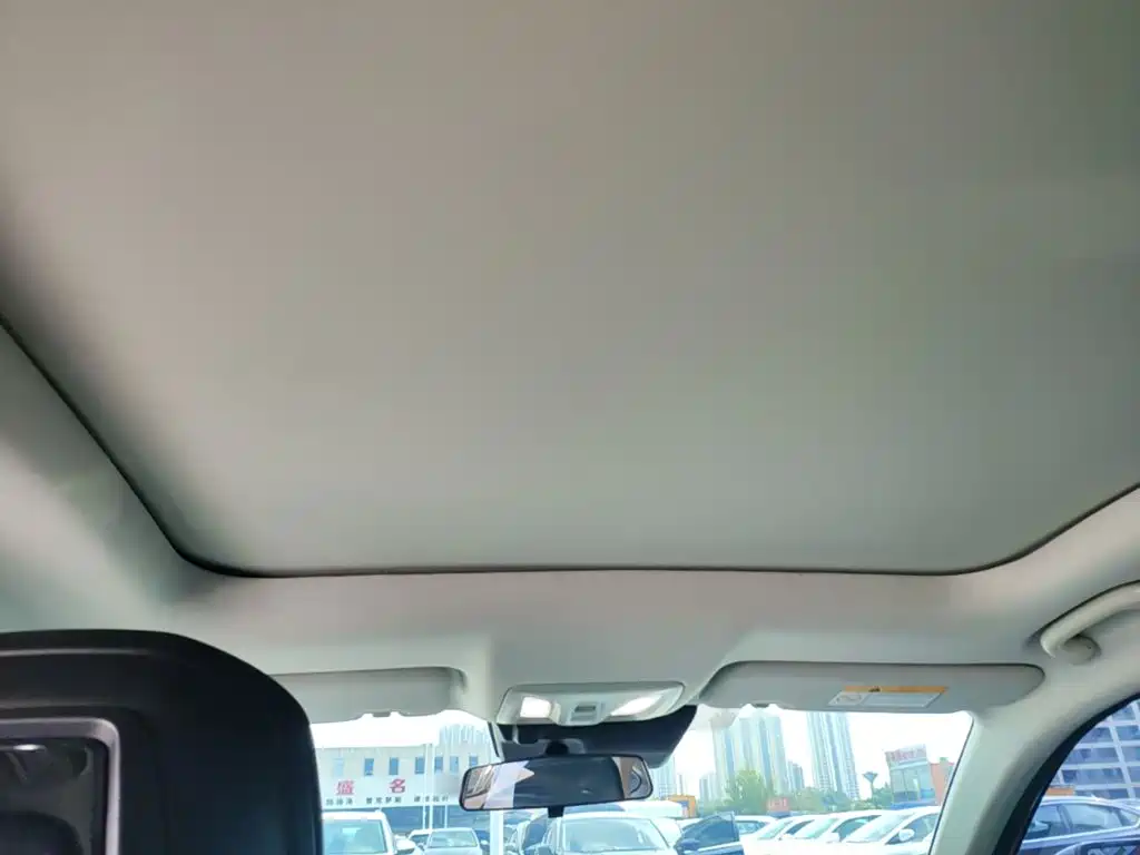 Changan UNI-V Smart Electric Idd 2023 — фото 18