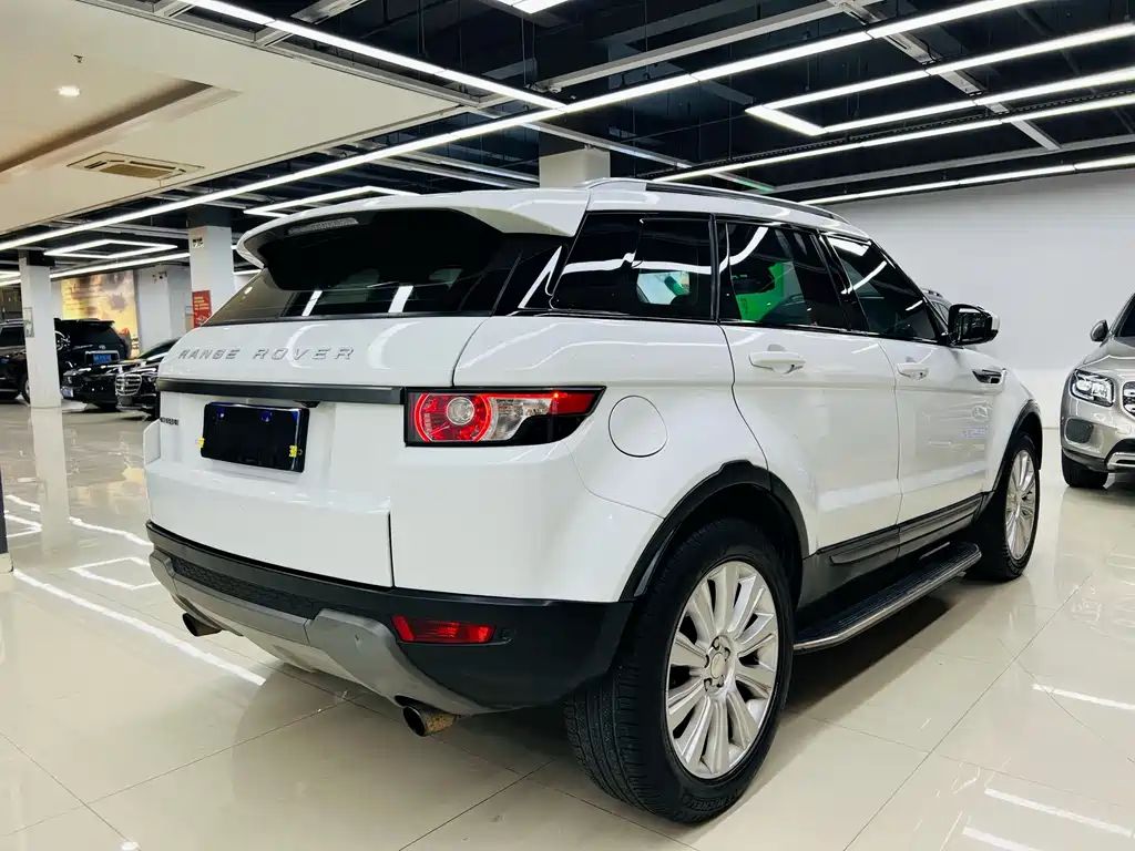 Land Rover Evoque 2015 — фото 16