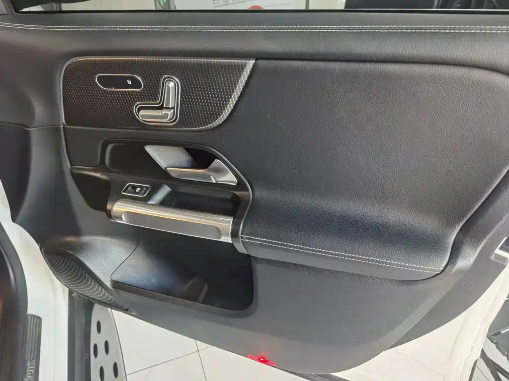 Mercedes-Benz GLB 2020 — фото 16