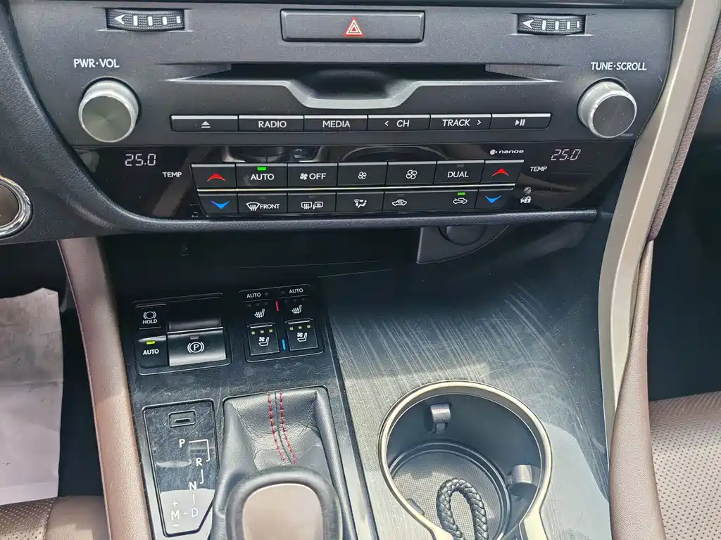Lexus RX 2018 — фото 14