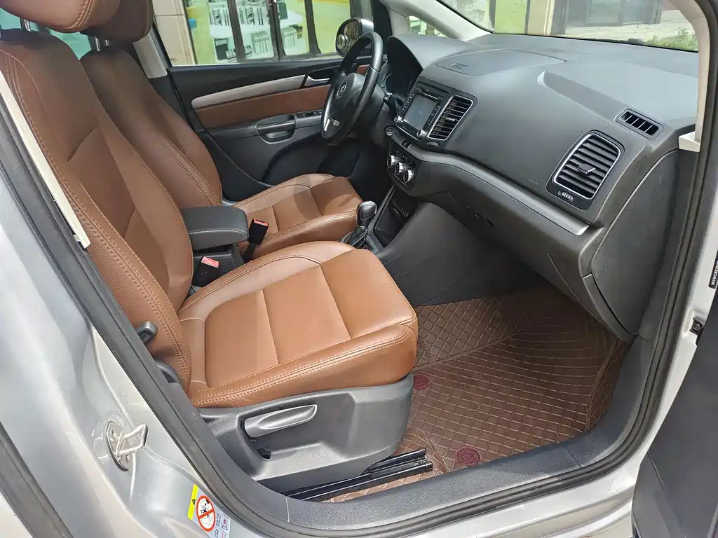 Volkswagen Sharan 2017 — фото 5