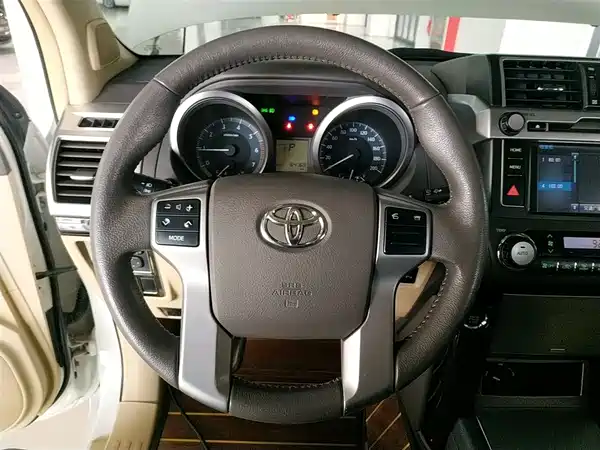 Toyota Prado 2016