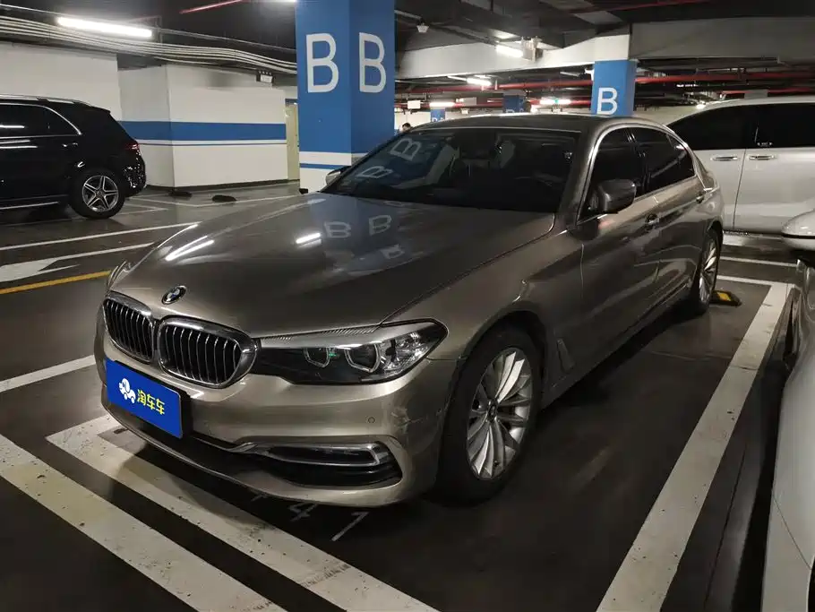 BMW 5 Series 2019 — фото 1