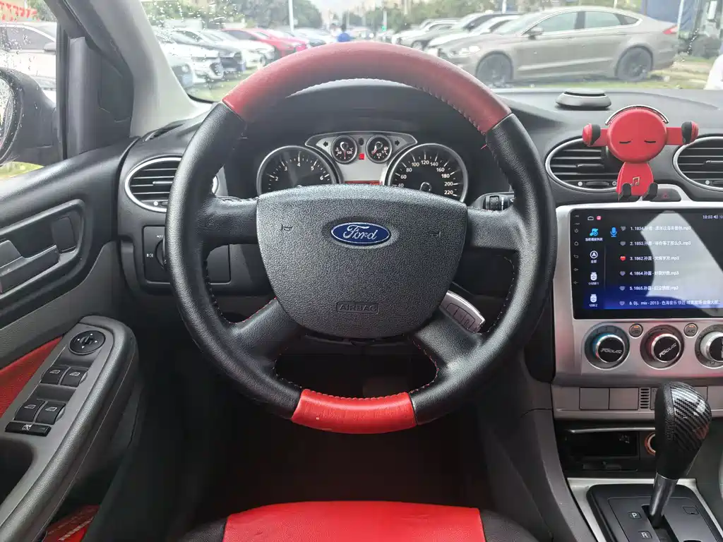 Ford Focus 2013 — фото 11