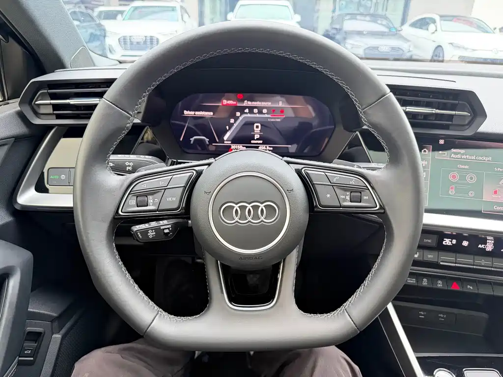 Audi A3 2023 — фото 12