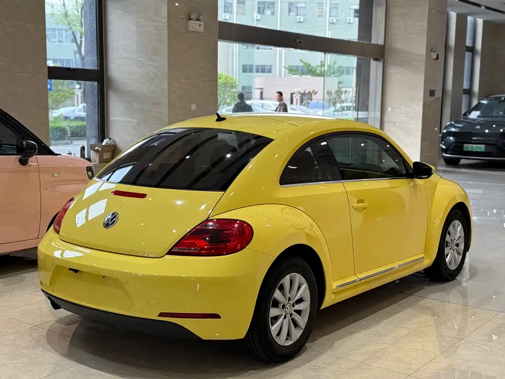 Volkswagen Beetle 2015 — фото 15