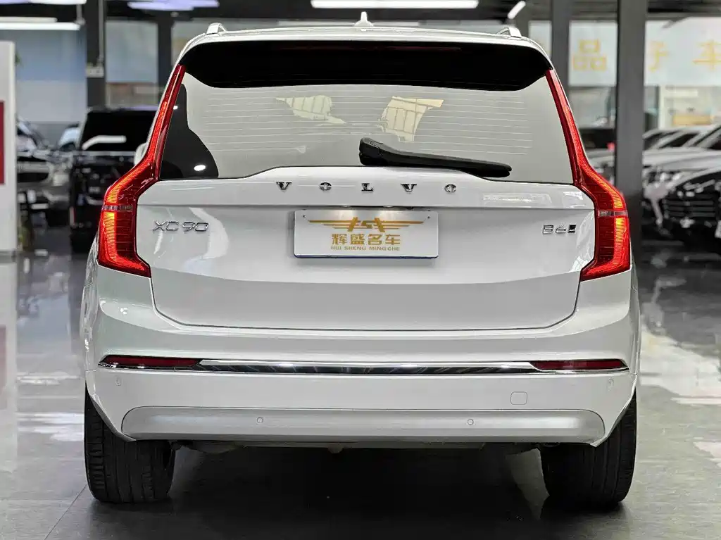 Volvo XC90 2022 — фото 9