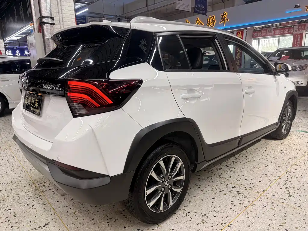 Toyota Yaris L 2023