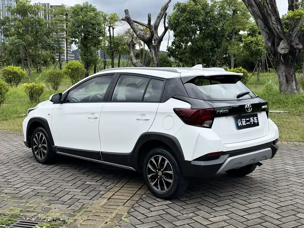 Toyota Yaris L 2020 — фото 14