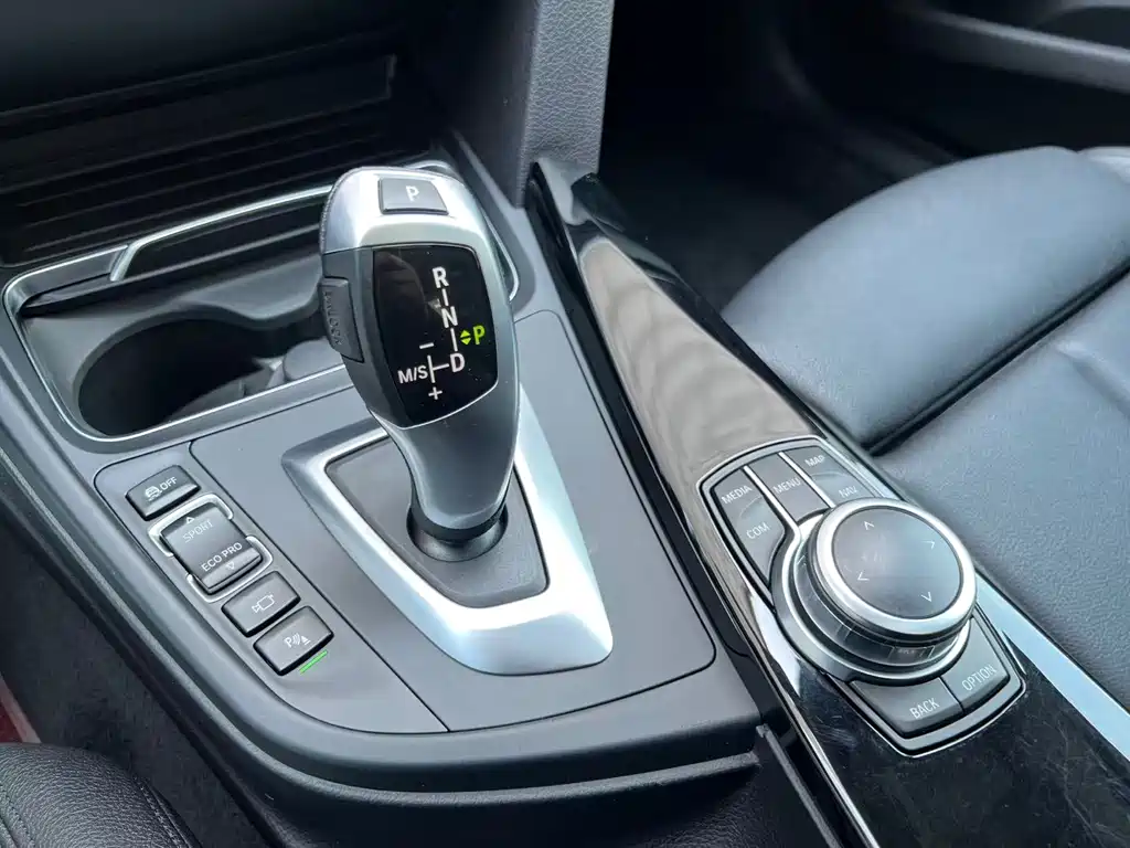 BMW 3 Series GT 2019 — фото 30