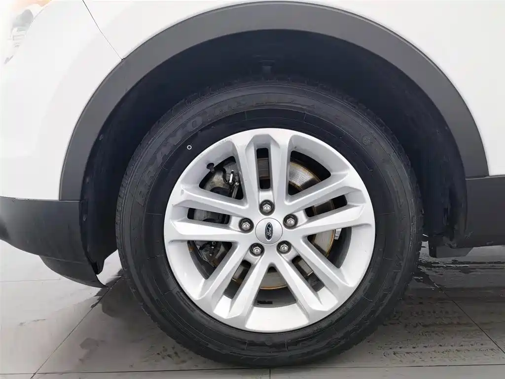 Ford Explorer 2015 — фото 11