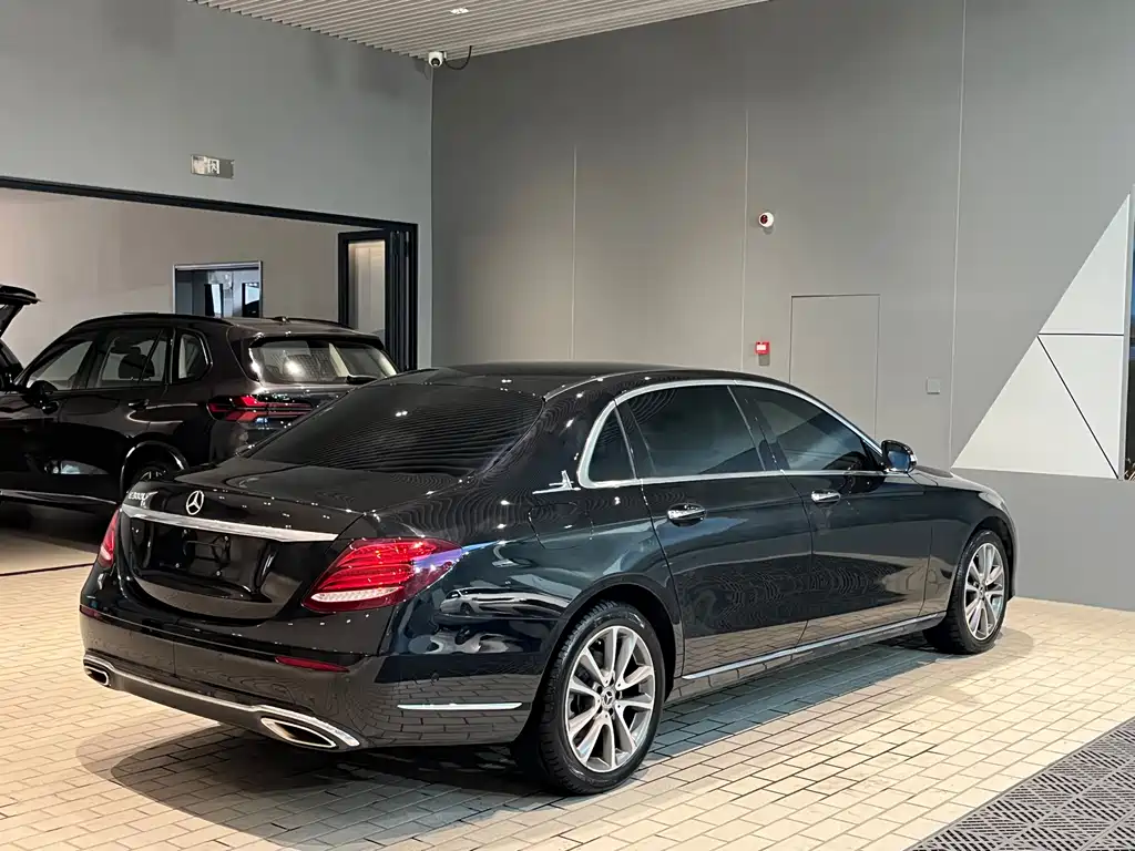 Mercedes-Benz E-Class 2019 — фото 9