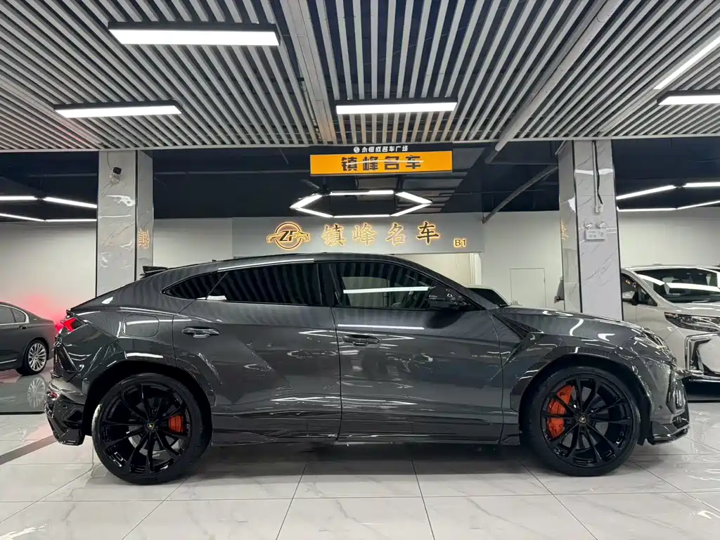 Lamborghini Urus 2020 — фото 8