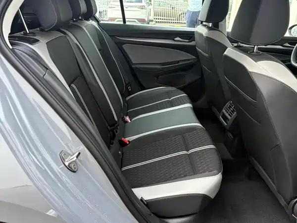 Volkswagen Golf 2026