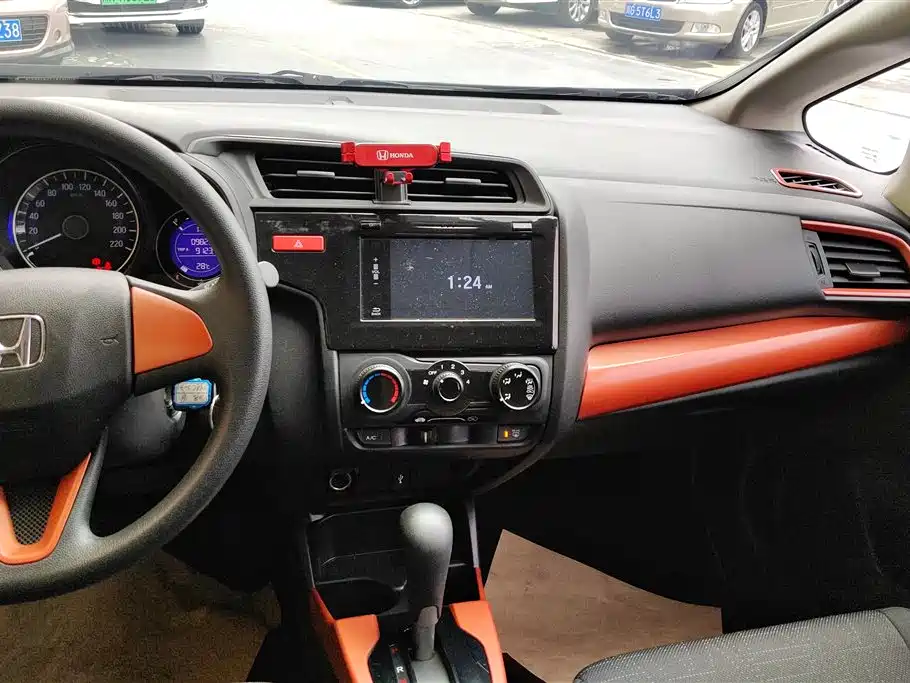 Honda Fit 2017 — фото 13