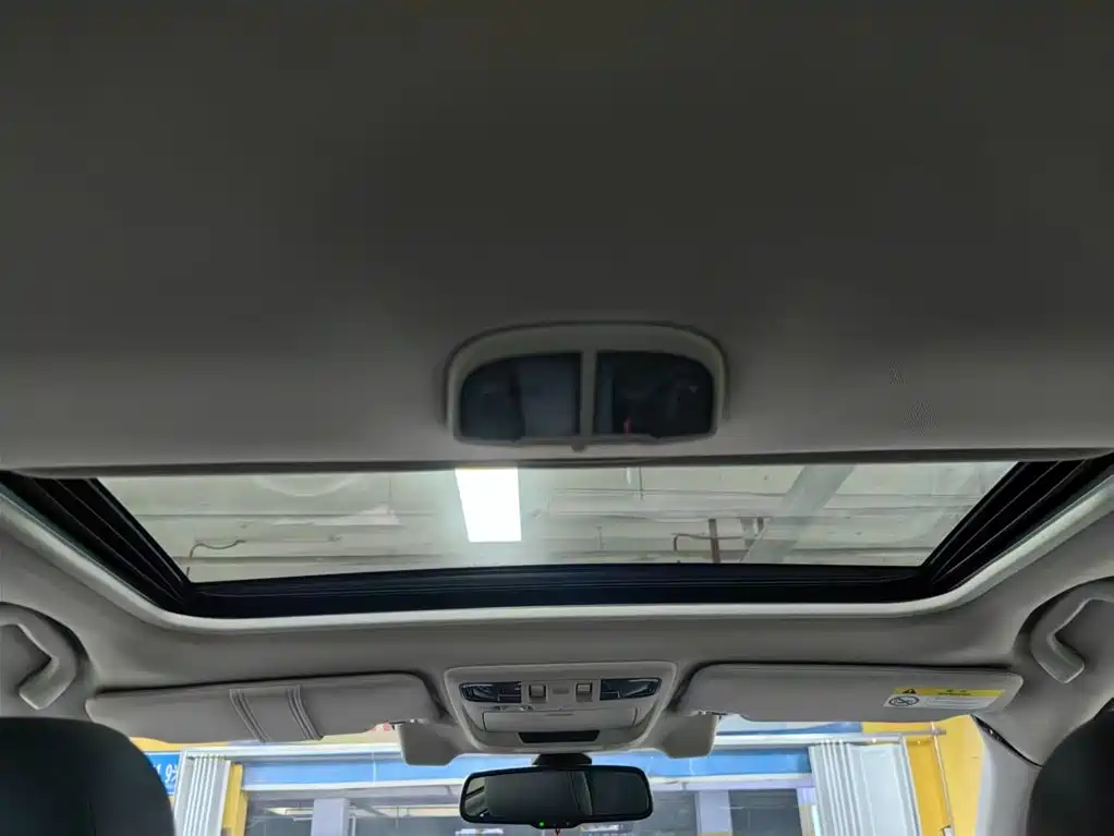 Subaru Legacy 2017 — фото 18