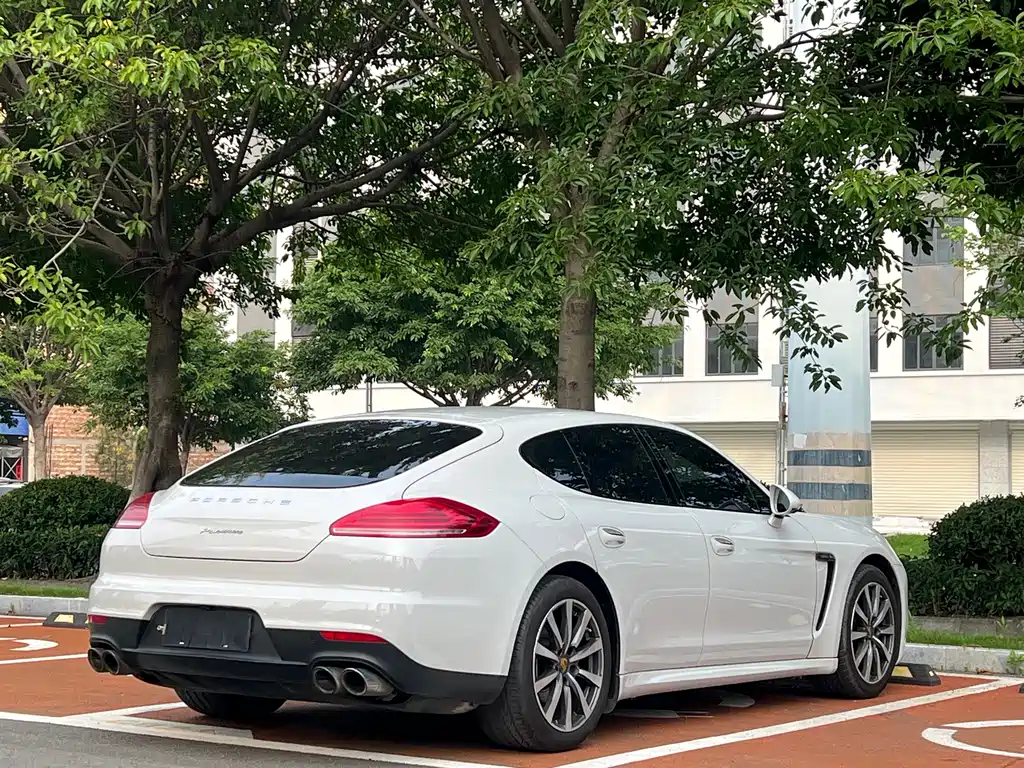 Porsche Panamera 2015 — фото 9