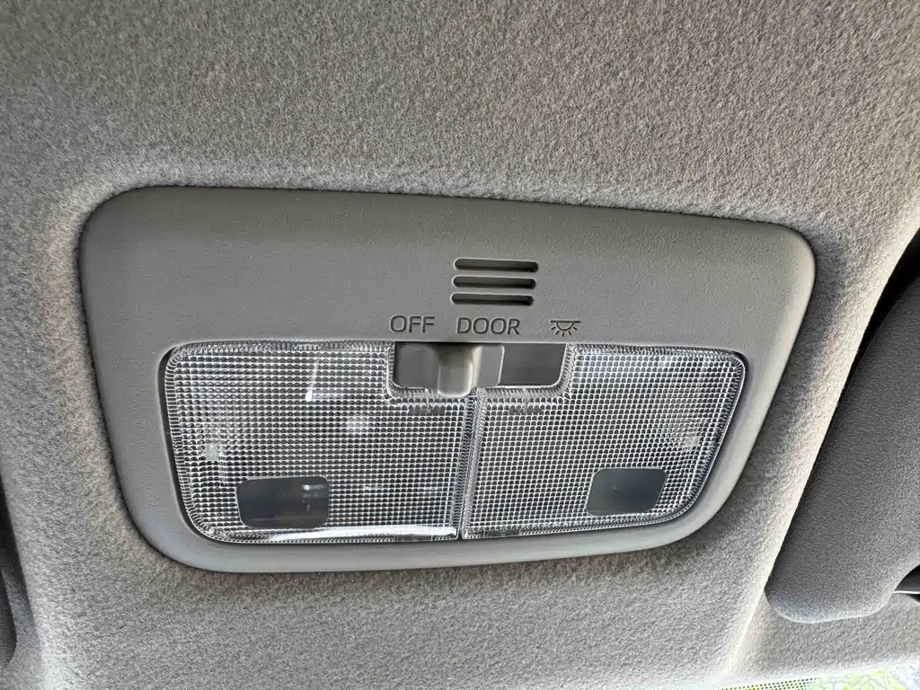 Toyota Yaris L 2022 — фото 38