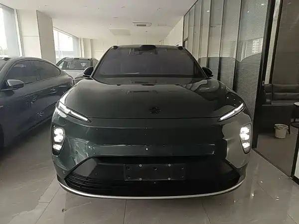NIO ES8 2024