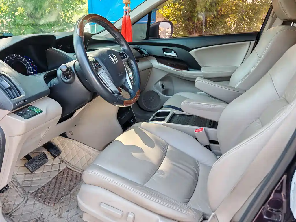 Honda Odyssey 2015 — фото 10