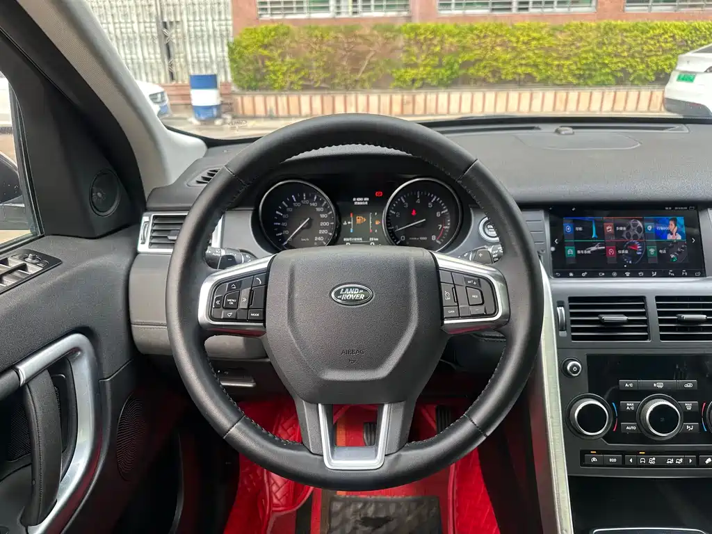 Land Rover Discovery Sport 2017 — фото 21
