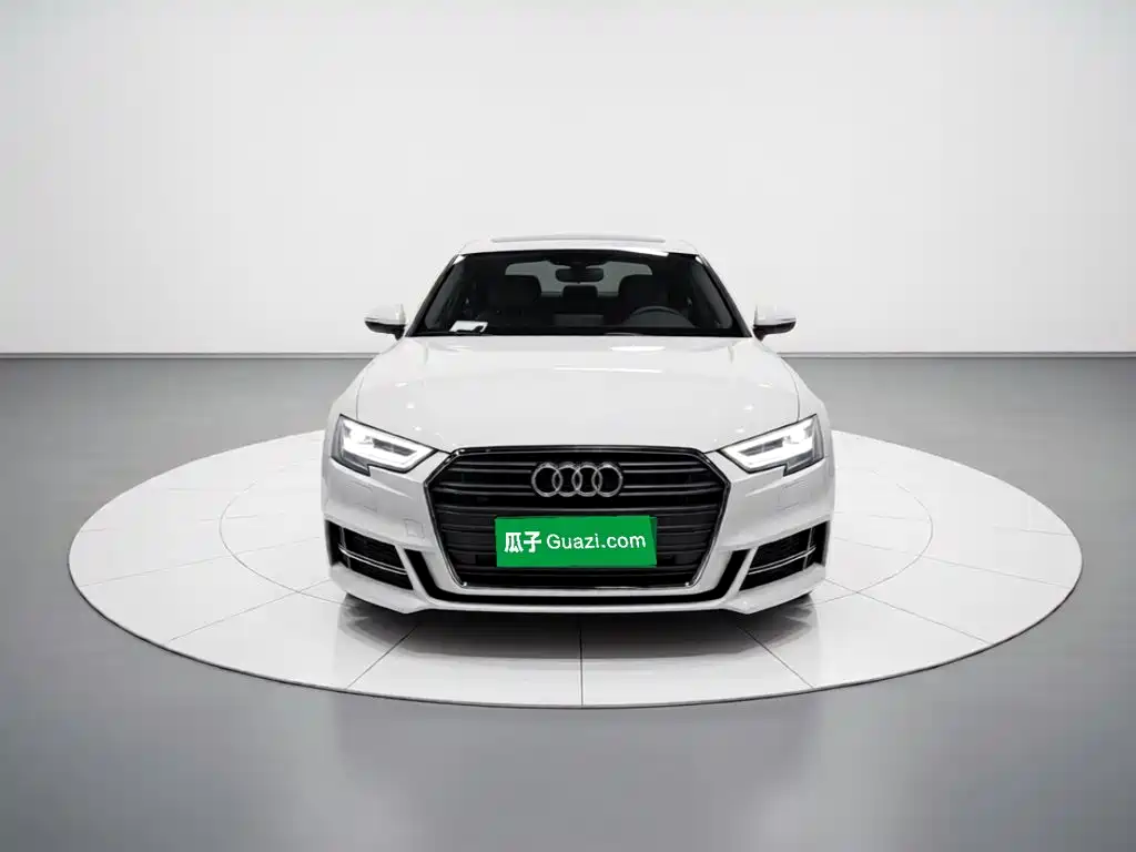 Audi A3 2018 — фото 2