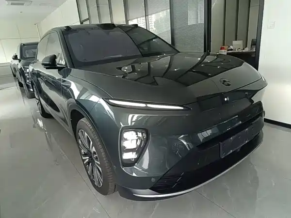 NIO ES8 2024