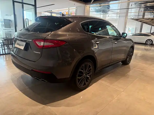 Maserati Levante 2021