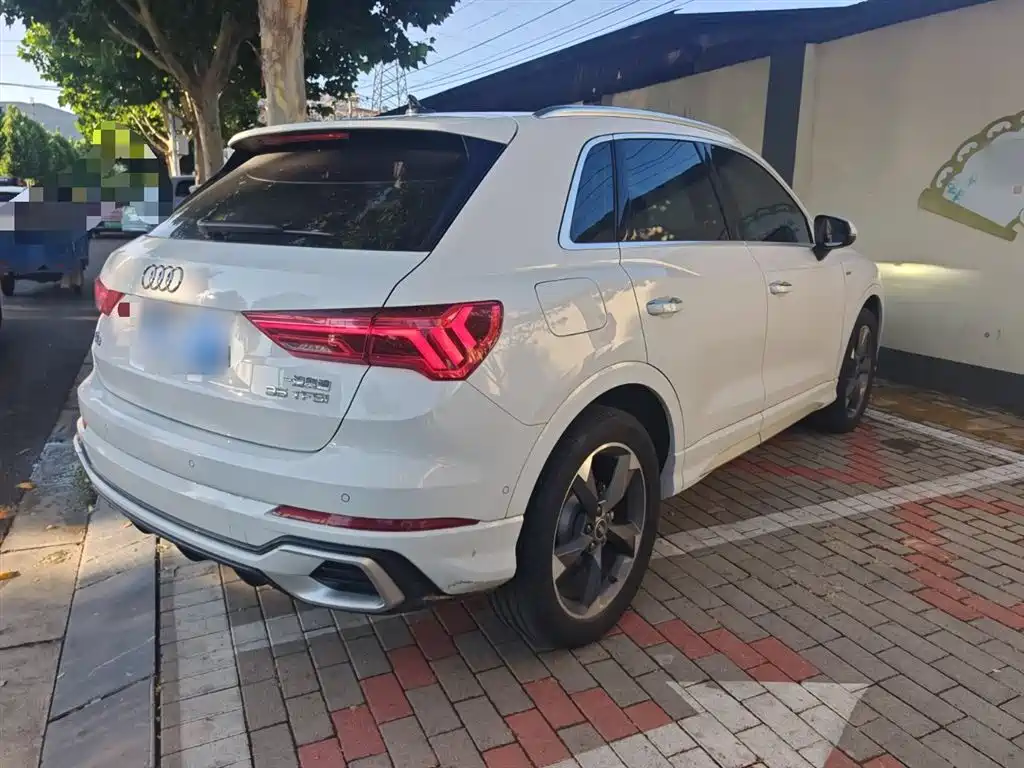 Audi Q3 2023 — фото 10