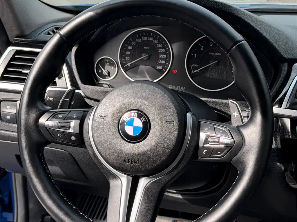 BMW 3 Series 2017 — фото 16