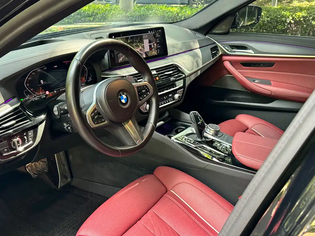 BMW 5 Series 2022 — фото 10