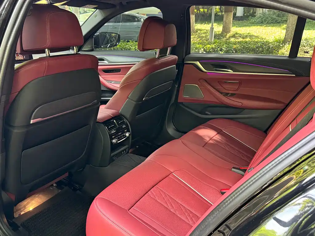 BMW 5 Series 2022 — фото 11