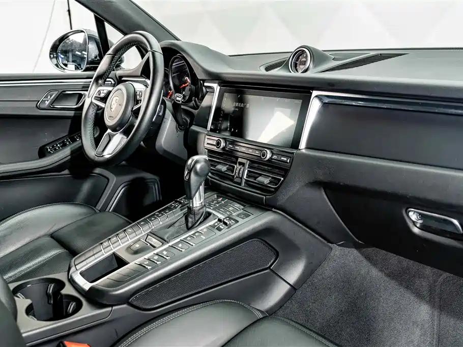 Porsche Macan 2019 — фото 17