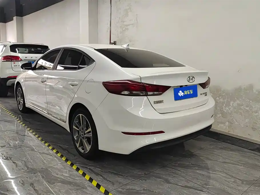 Hyundai Elantra 2017