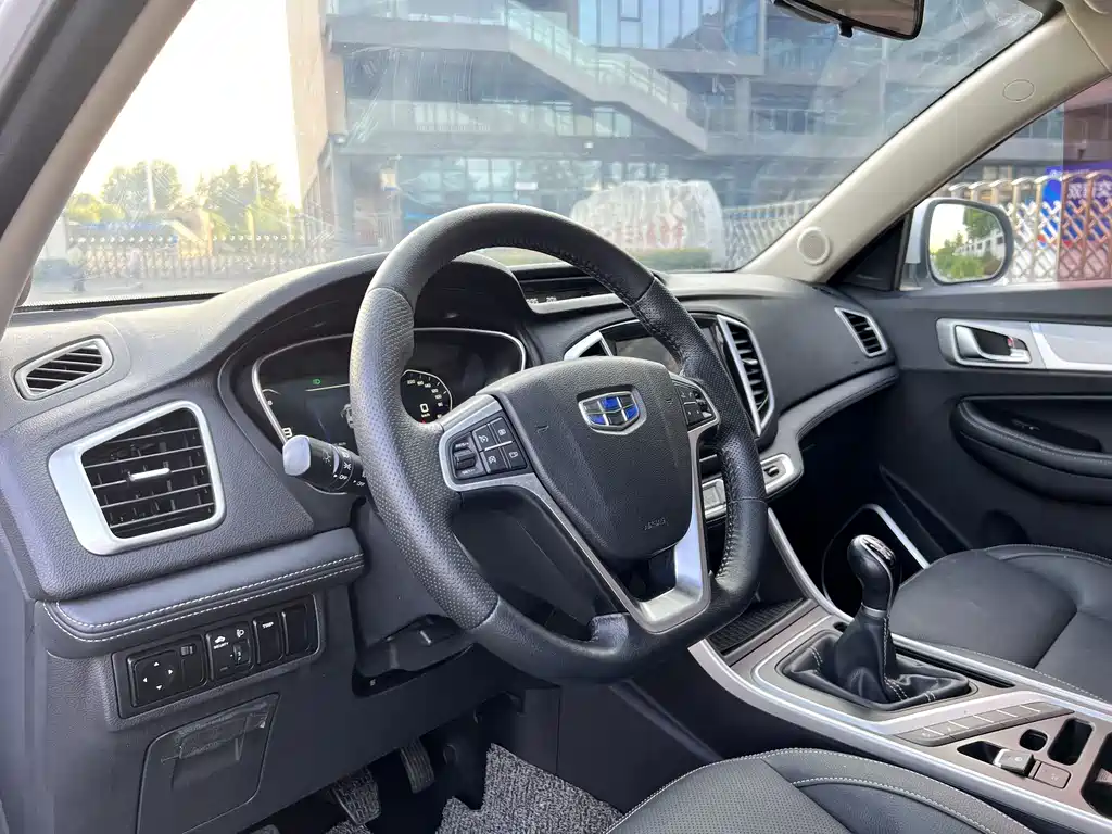 Geely Vision X6 2018 — фото 11