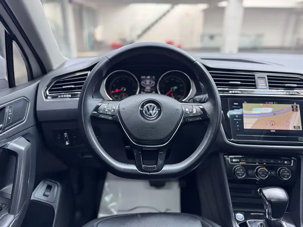 Volkswagen Tiguan L 2020 — фото 10