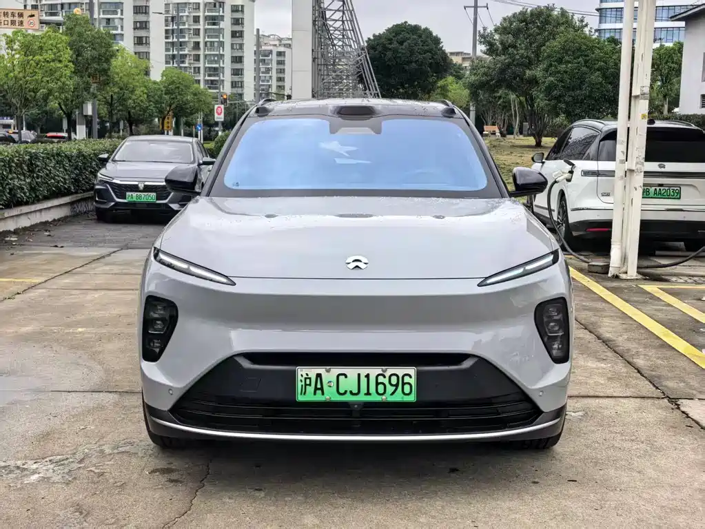 NIO ES8 2023