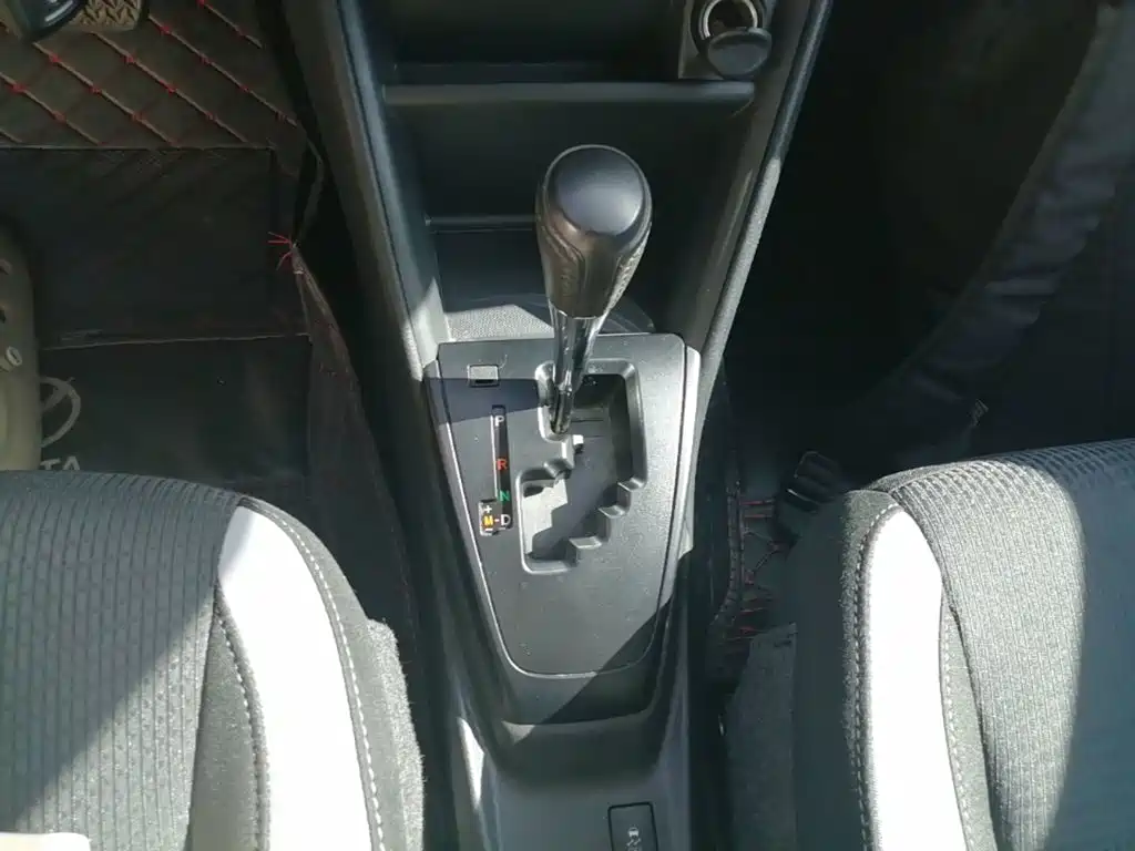 Toyota Yaris L 2020 — фото 14