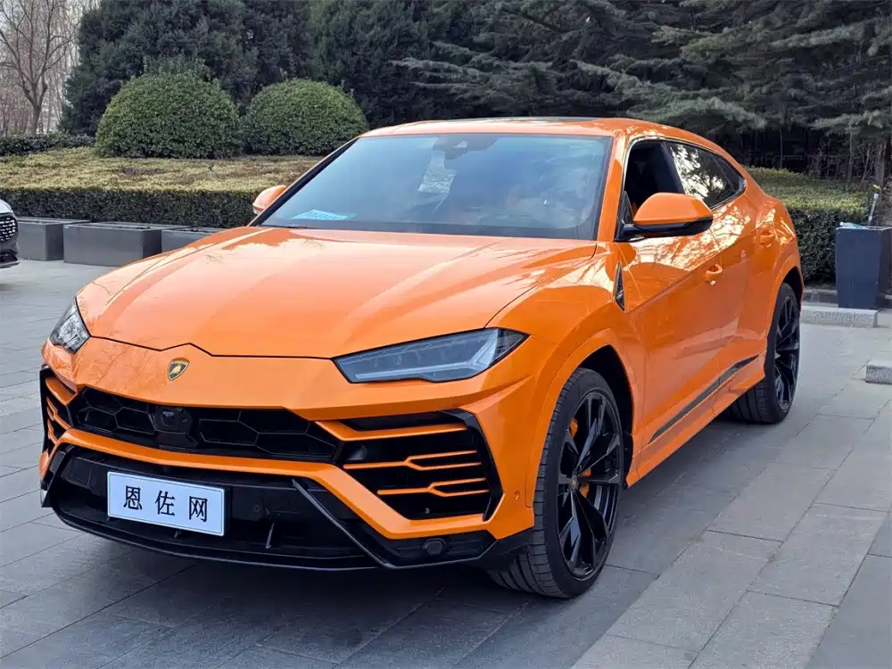 Lamborghini Urus 2023 — фото 1