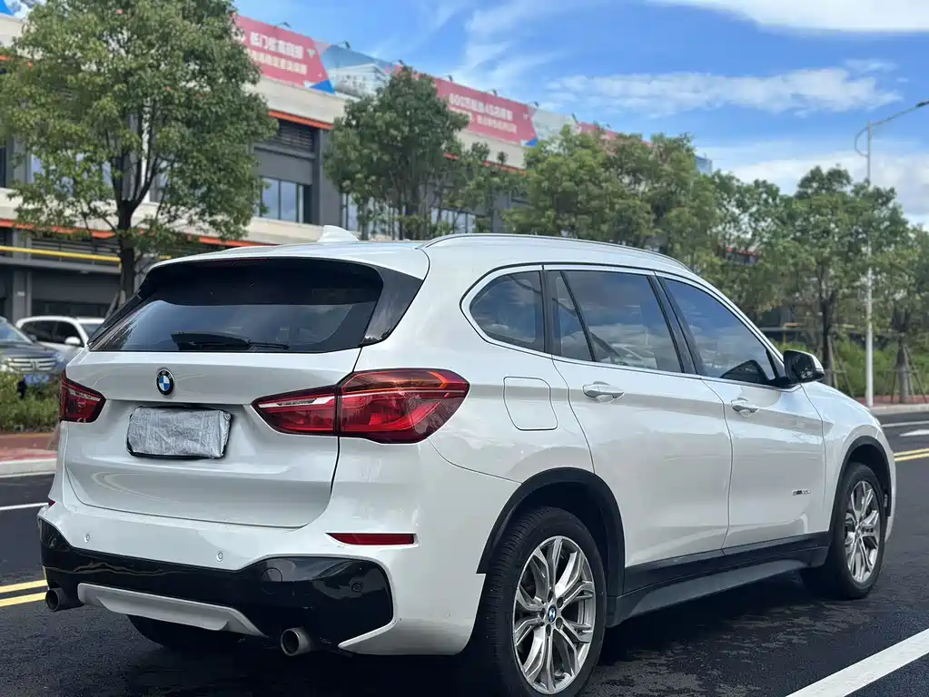 BMW X1 2018 — фото 9
