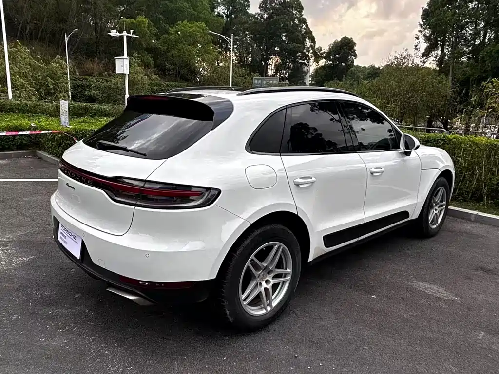 Porsche Macan 2020 — фото 11