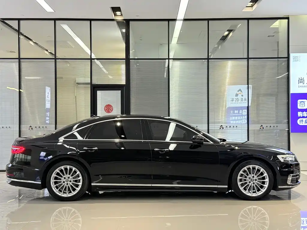 Audi A8 2019 — фото 15