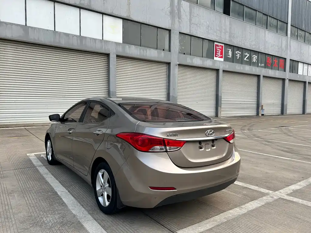 Hyundai Elantra 2013