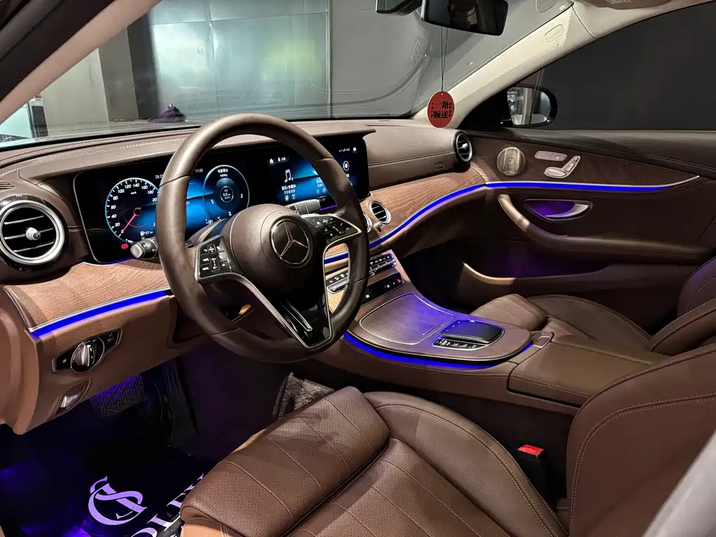 Mercedes-Benz E-Class 2022