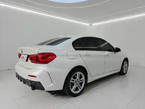 BMW 1 Series 2021