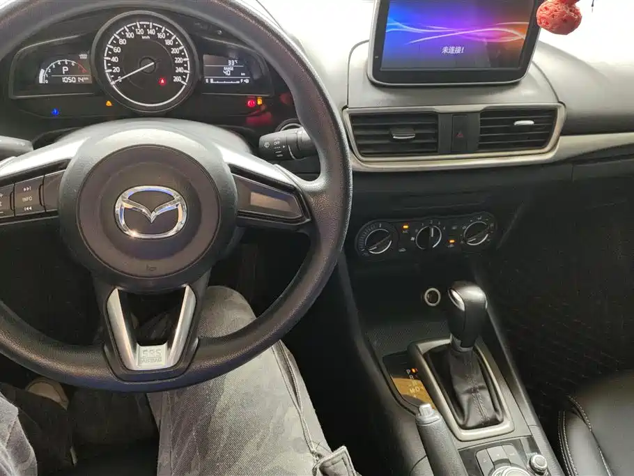 Mazda 3 Axela 2017 — фото 12