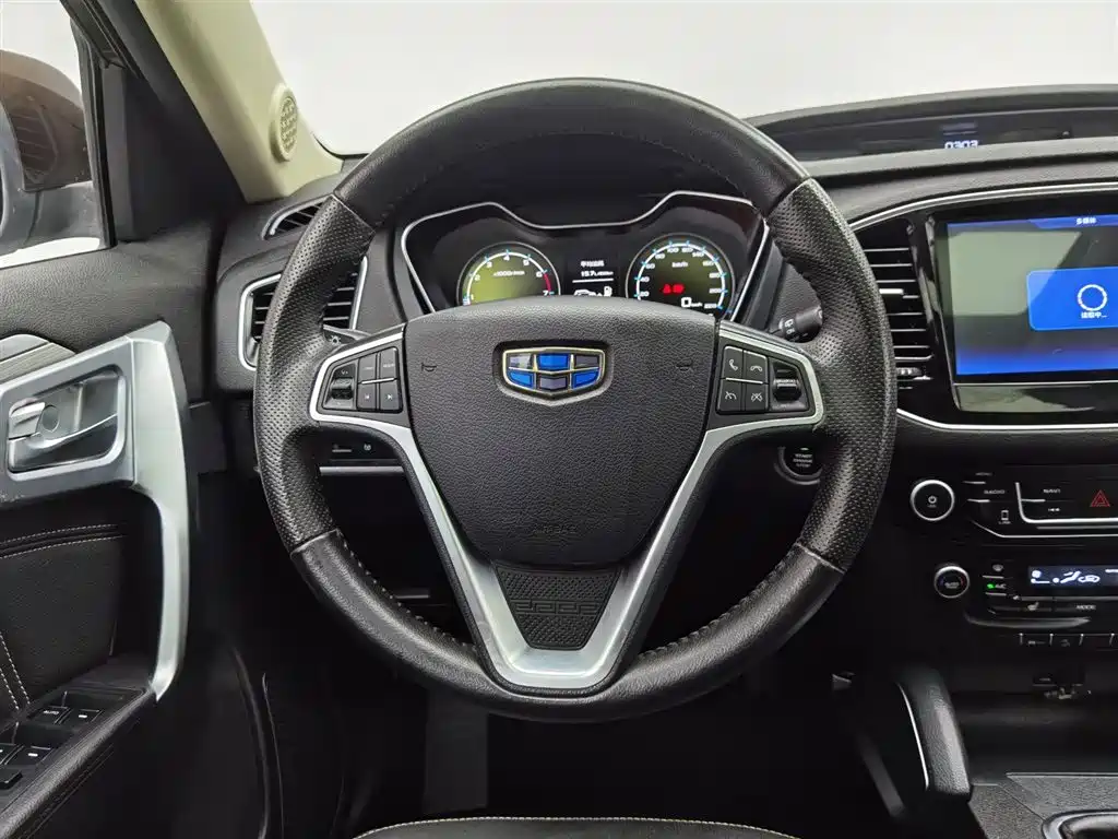 Geely Vision X6 2017 — фото 11